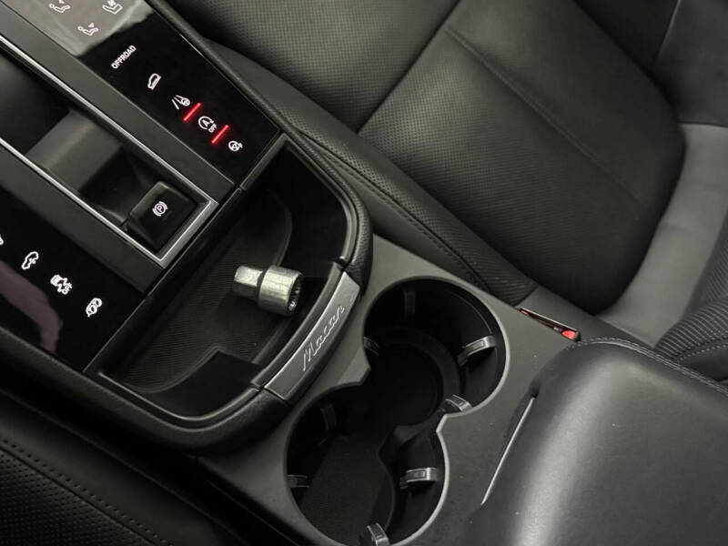 2022 Porsche Macan S