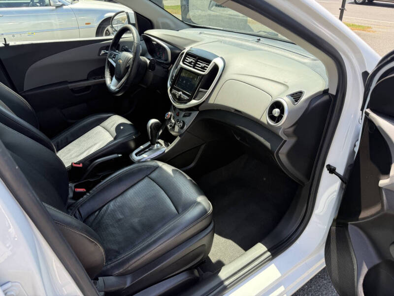 2019 Chevrolet Sonic Premier Auto