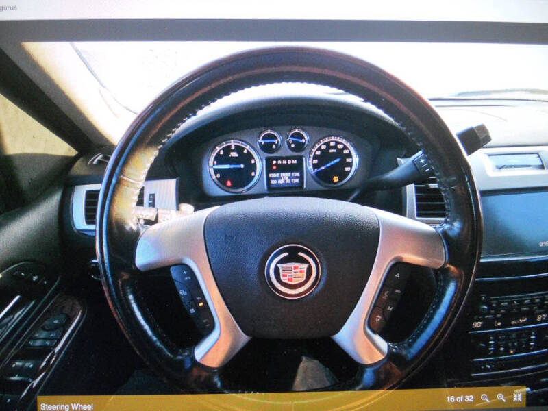 2011 Cadillac Escalade Luxury