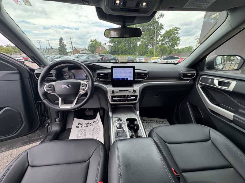 2024 Ford Explorer XLT