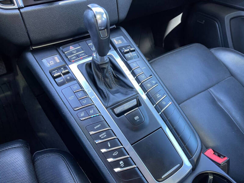 2016 Porsche Macan S