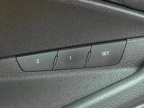 2022 Audi e-tron quattro Premium Plus