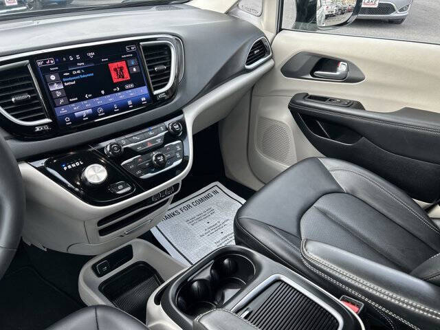 2024 Chrysler Pacifica Touring L