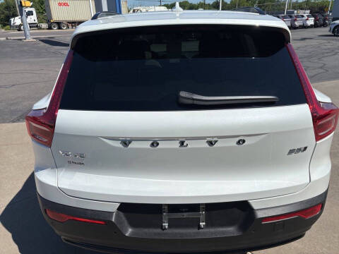 2026 Volvo XC40 B5 Plus