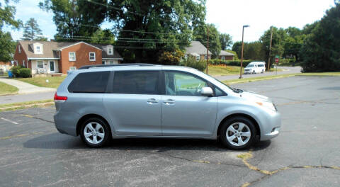 2011 Toyota Sienna LE 8-Passenger
