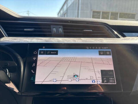 2022 Audi e-tron quattro Premium Plus