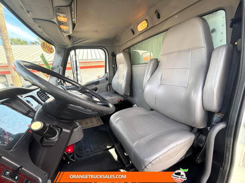 2018 Freightliner M2 106
