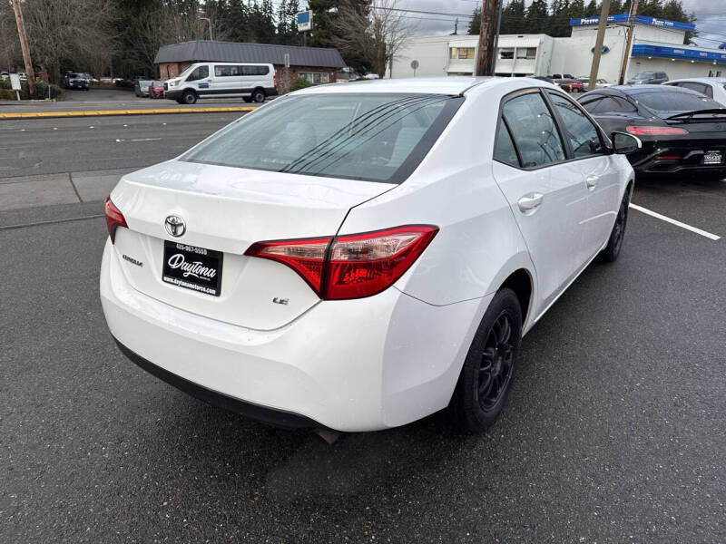 2018 Toyota Corolla LE photo 5