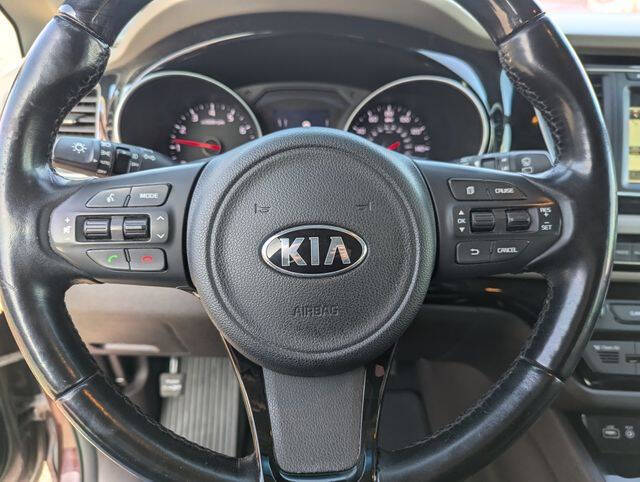 2015 Kia Sedona for sale at Axio Auto Boise in Boise, ID