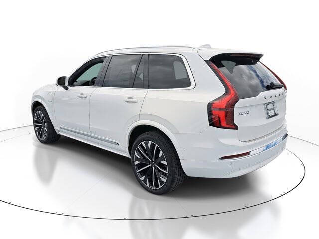 2026 Volvo XC90 T8 Plus 7P