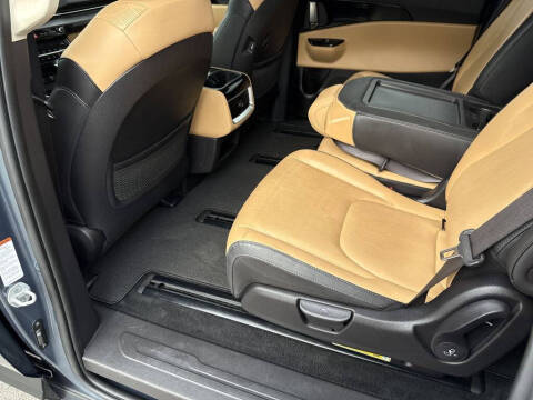 2024 Kia Carnival EX