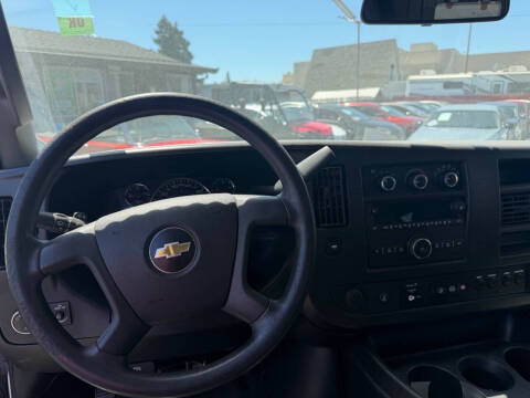 2017 Chevrolet Express 2500