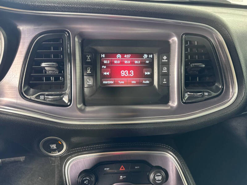 2016 Dodge Challenger SXT