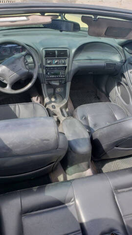 2002 Ford Mustang Deluxe