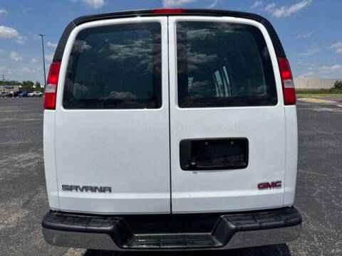 2022 GMC Savana 2500