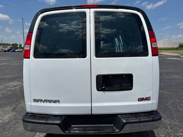 2022 GMC Savana 2500