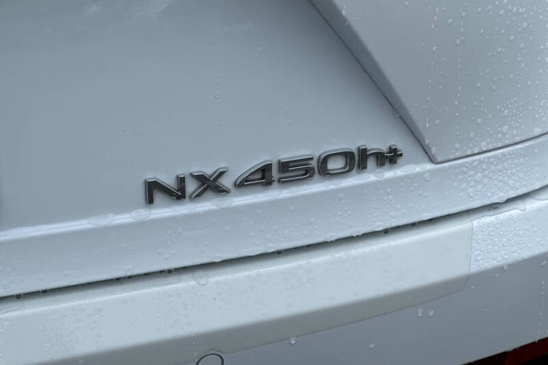 2024 Lexus NX 450h+ F SPORT Handling