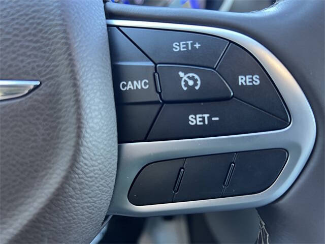 2017 Chrysler Pacifica Touring-L