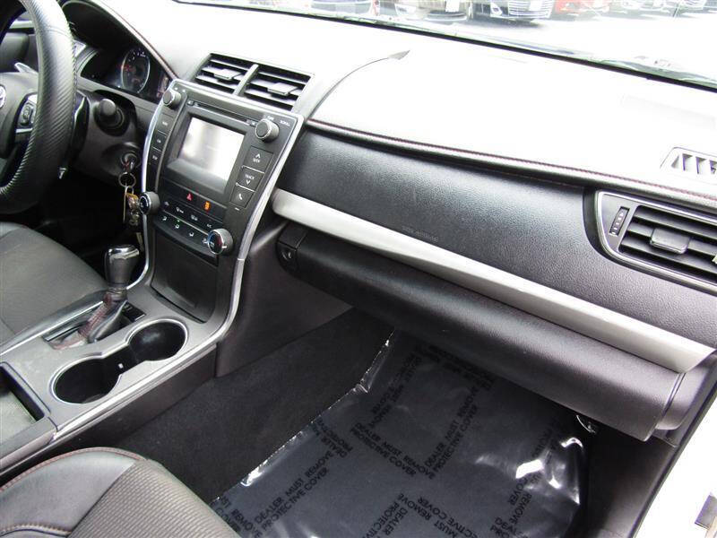 2016 Toyota Camry SE