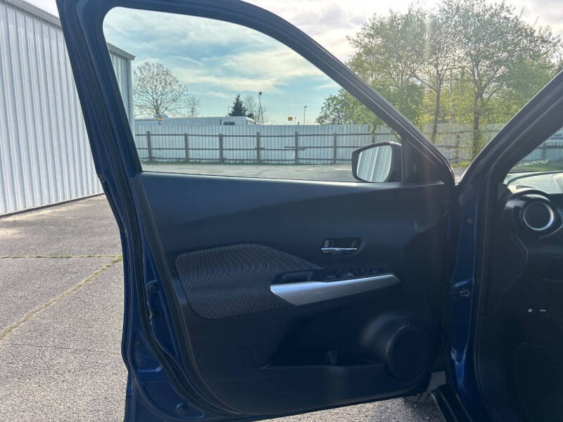 2020 Nissan Kicks SV