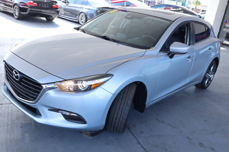 2018 Mazda MAZDA3 Touring