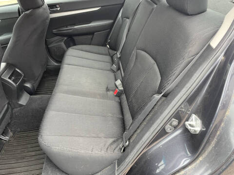 2010 Subaru Legacy 2.5i Premium