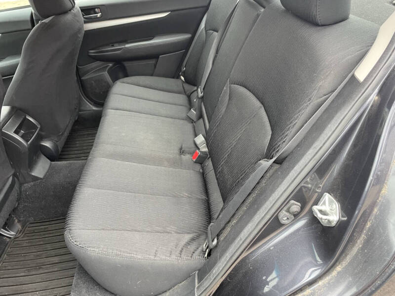 2010 Subaru Legacy 2.5i Premium