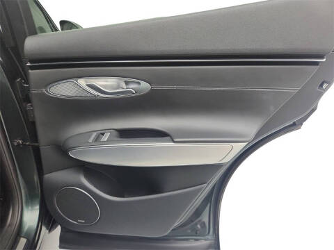 2022 Genesis GV70 2.5T Standard