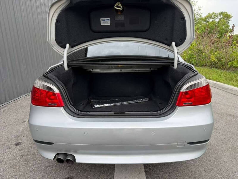 2004 BMW 5 Series 545i