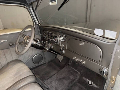 1933 Pontiac Sedan