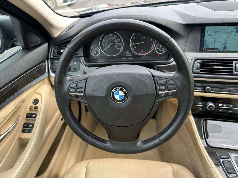 2012 BMW 5 Series 528i