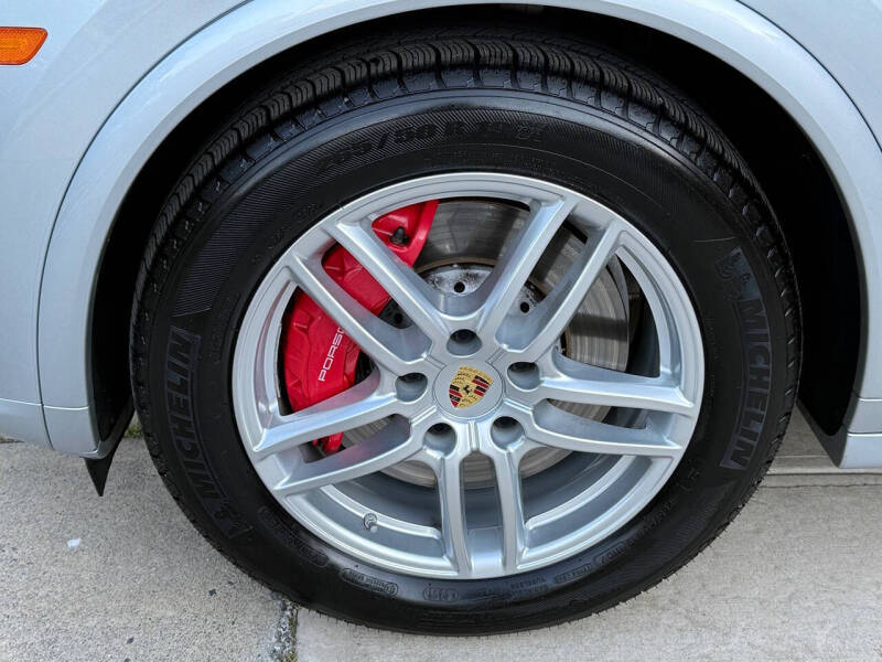 2017 Porsche Cayenne GTS