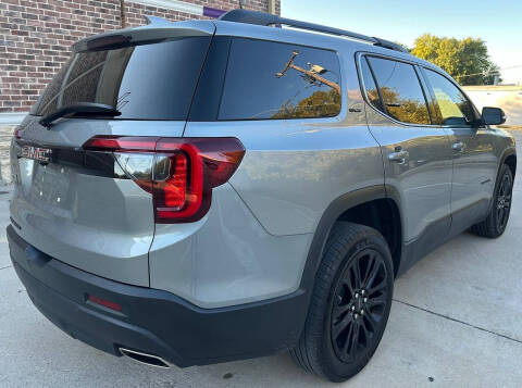 2023 GMC Acadia SLT