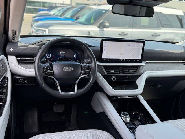 2025 Ford Explorer Platinum