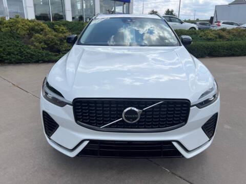 2025 Volvo XC60 T8 Plus Dark Theme