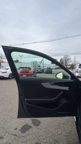 2017 Audi A4 2.0T quattro Premium Plus