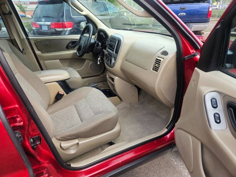 2004 Ford Escape XLT