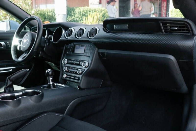 2021 Ford Mustang EcoBoost