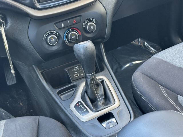 2015 Jeep Cherokee Sport