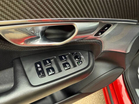 2017 Volvo XC90 T6 R-Design