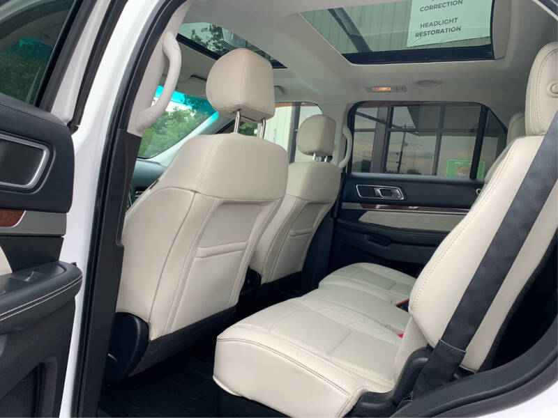 2017 Ford Explorer Platinum