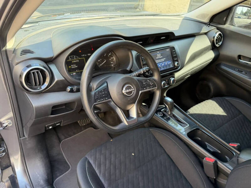 2023 Nissan Kicks SV