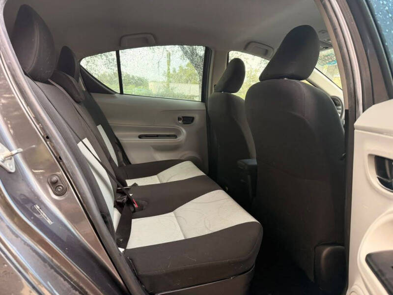 2014 Toyota Prius c Two