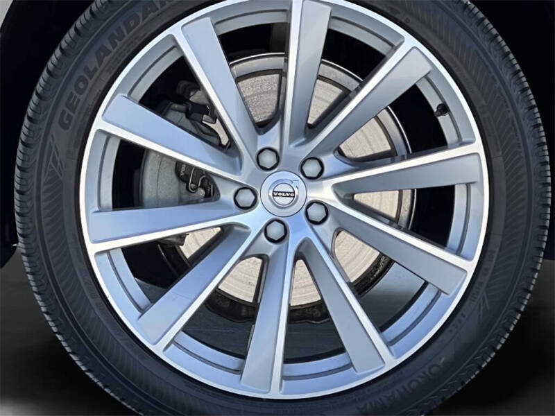 2022 Volvo XC90 T5 Momentum