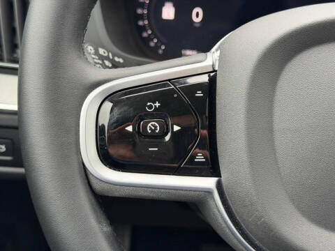 2025 Volvo XC60 B5 Plus Dark Theme