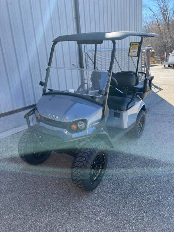 2024 E-Z-GO Express S4 Gas