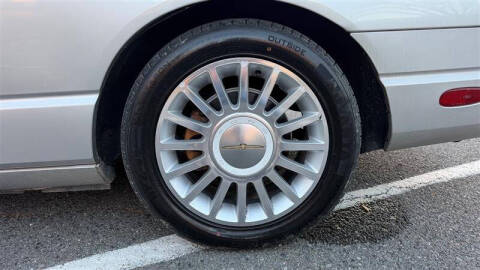 2004 Ford Thunderbird Deluxe