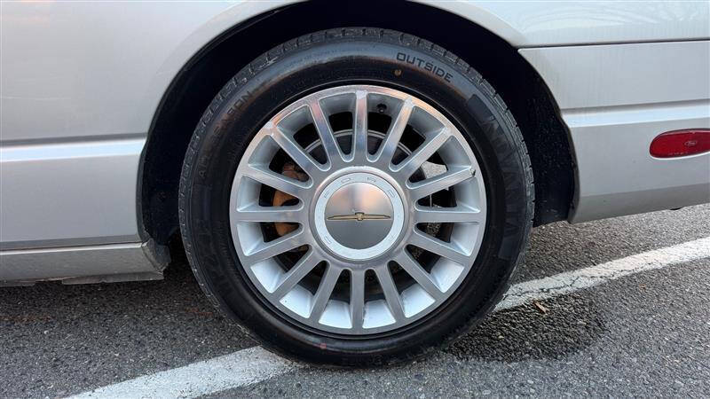 2004 Ford Thunderbird Deluxe