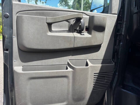 2017 Chevrolet Express LT 3500