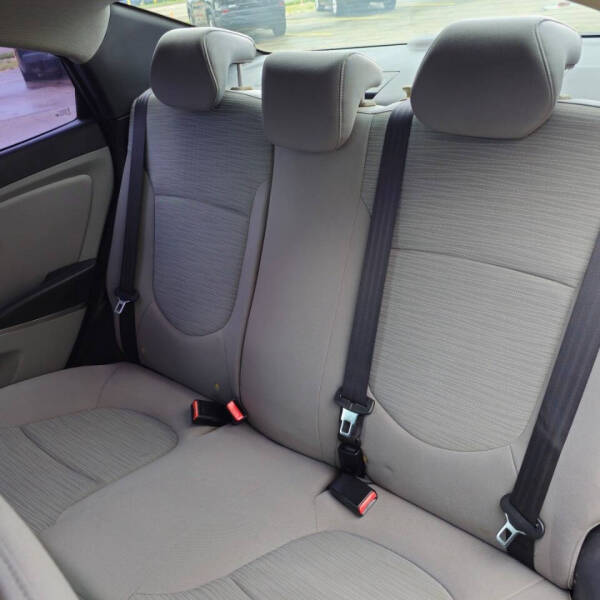 2016 Hyundai Accent SE